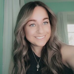 Meet your Posher, Lauren